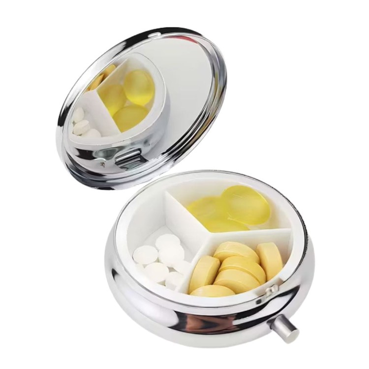 Pill box pudełko na leki Bratki pojemność.jpg