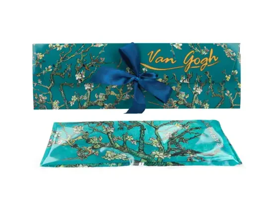 Szarfa do włosów Vincent van Gogh Kwitnący migdałowiec w eleganckim pudełku prezentowym.webp