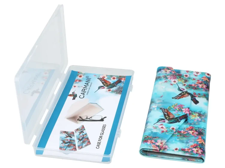 Składane etui na okulary Kolibry złożone etui i plastikowe opakowanie.webp