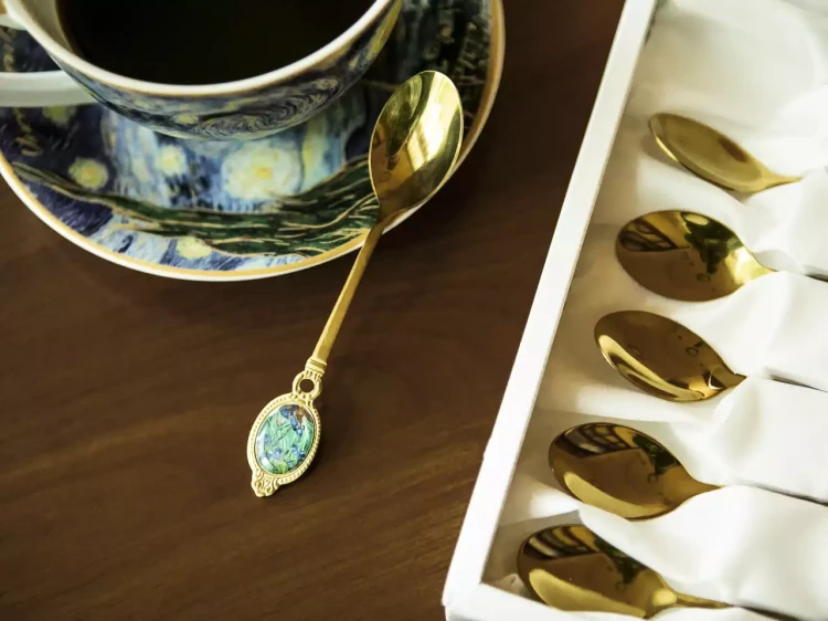 komplet pozlacanych lyzeczek van gogh mix 6.jpg